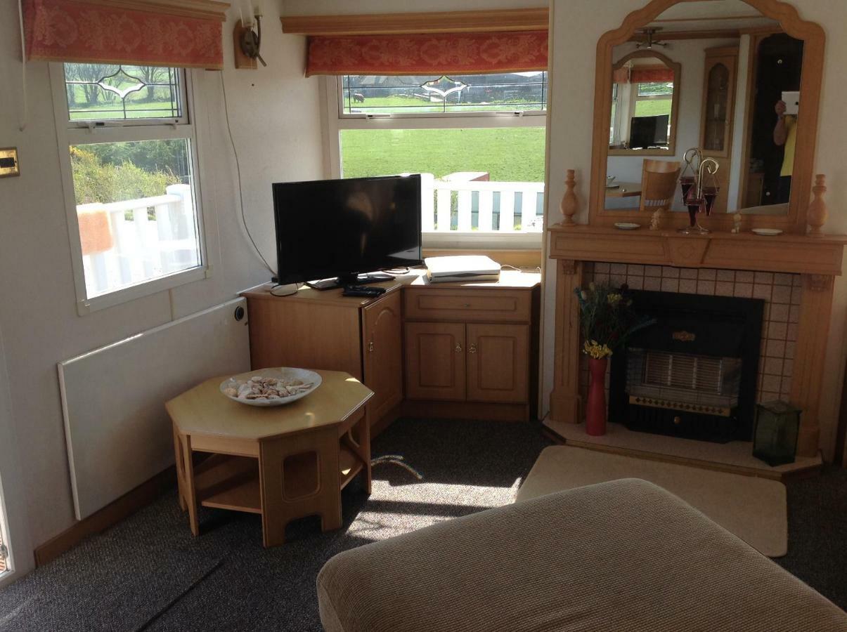 Criw Bach Static Caravan Lägenhet Bryncroes Exteriör bild